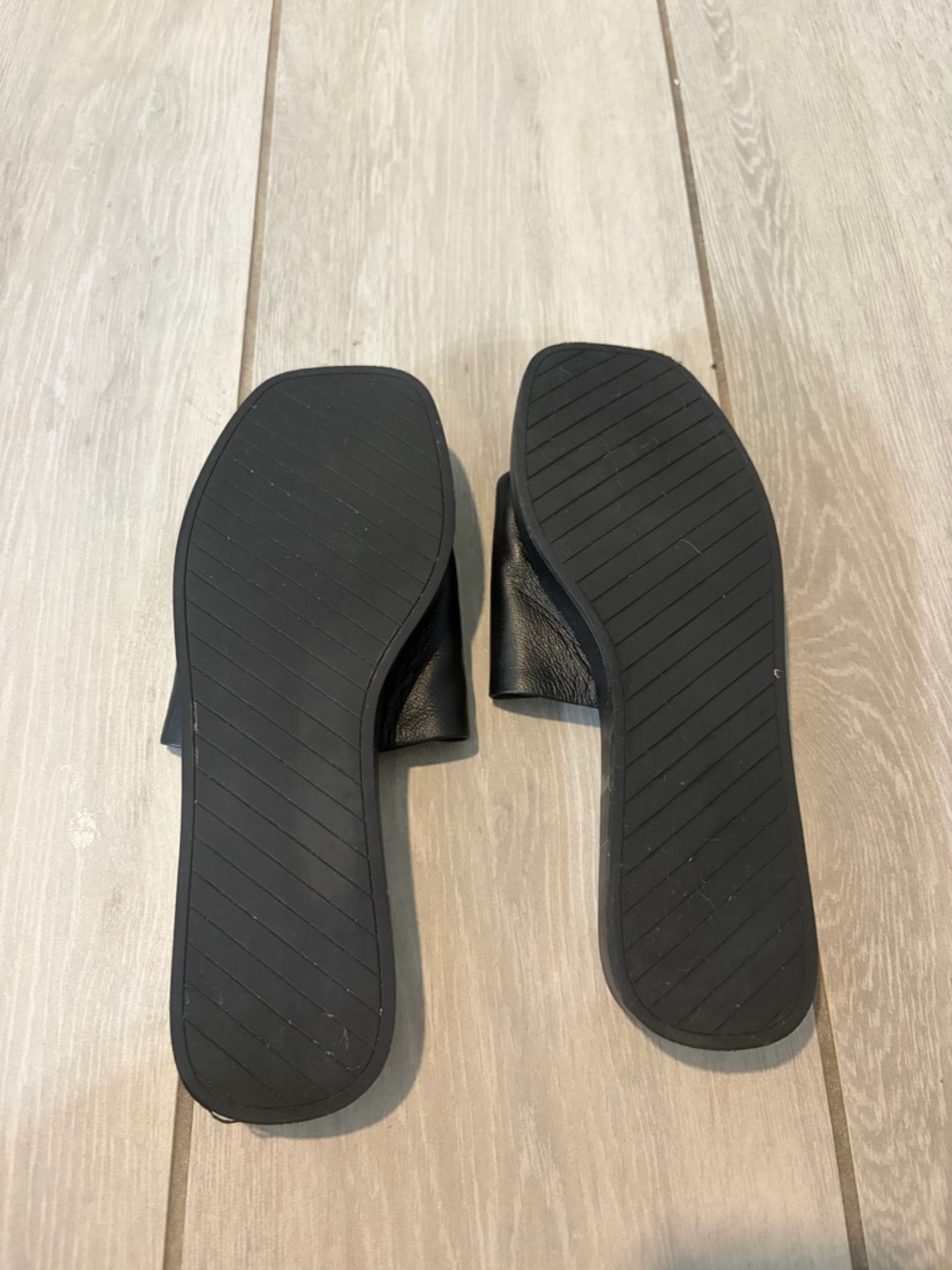 Steve Madden Kaya flat slide sandals in black leather - Picture 4 of 6